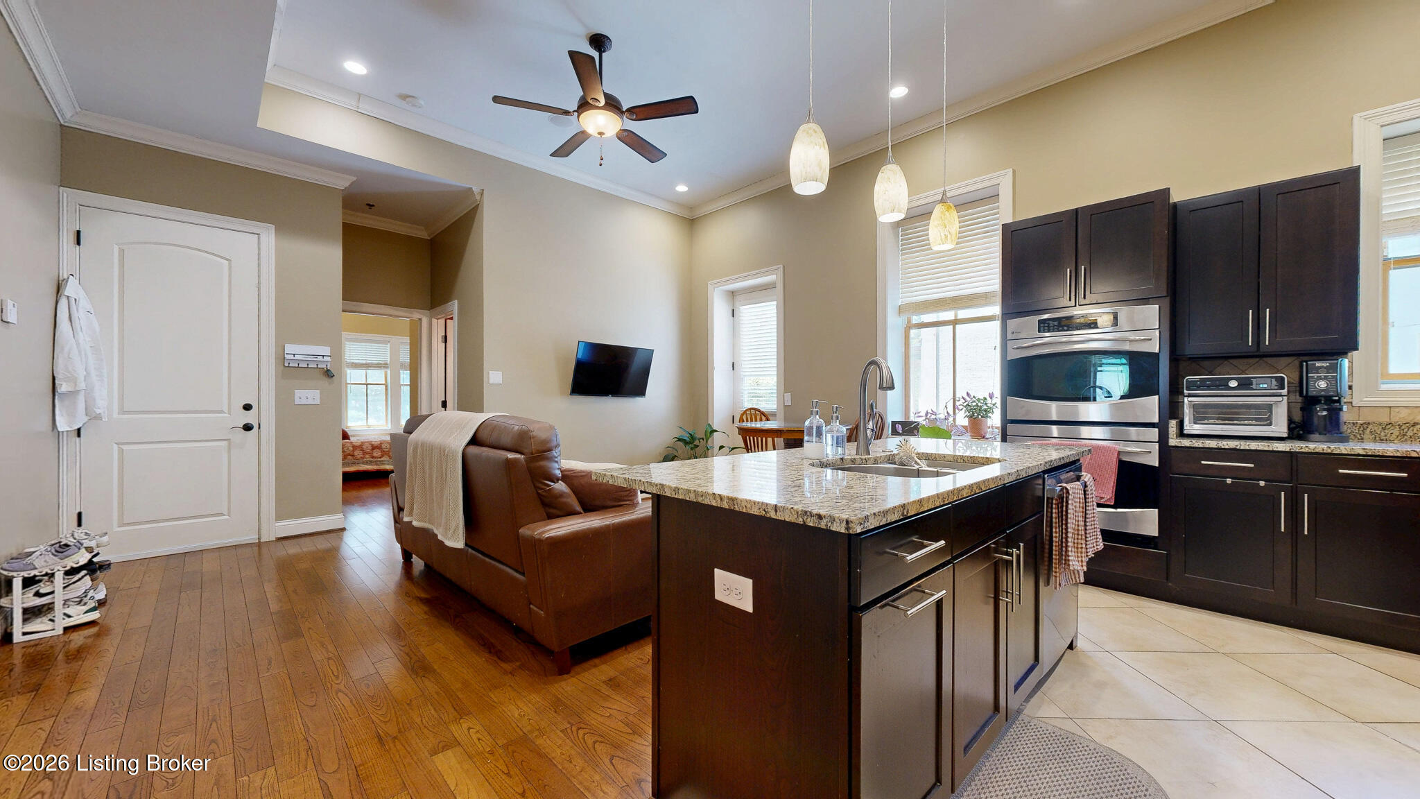 927 Cherokee Road, Unit 1 Louisville, KY 40204 - Photo 8 of 21 927-Cherokee-Rd-1-06042026_160654