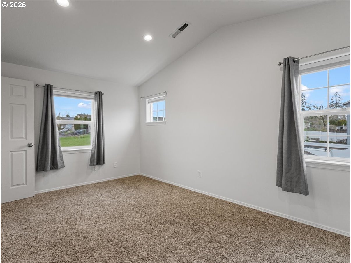 2952 Southeast Pheasant Avenue Gresham, OR 97080 - Photo 26 of 44