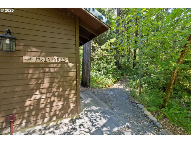 $550,000 | Mckenzie River Drive, Unit 1800, Blue River, OR 97413