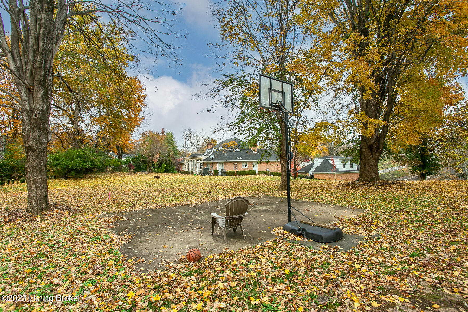 1906 Round Ridge Road Louisville, KY 40207 - Photo 70 of 71 1906 Round Ridge Rd-69