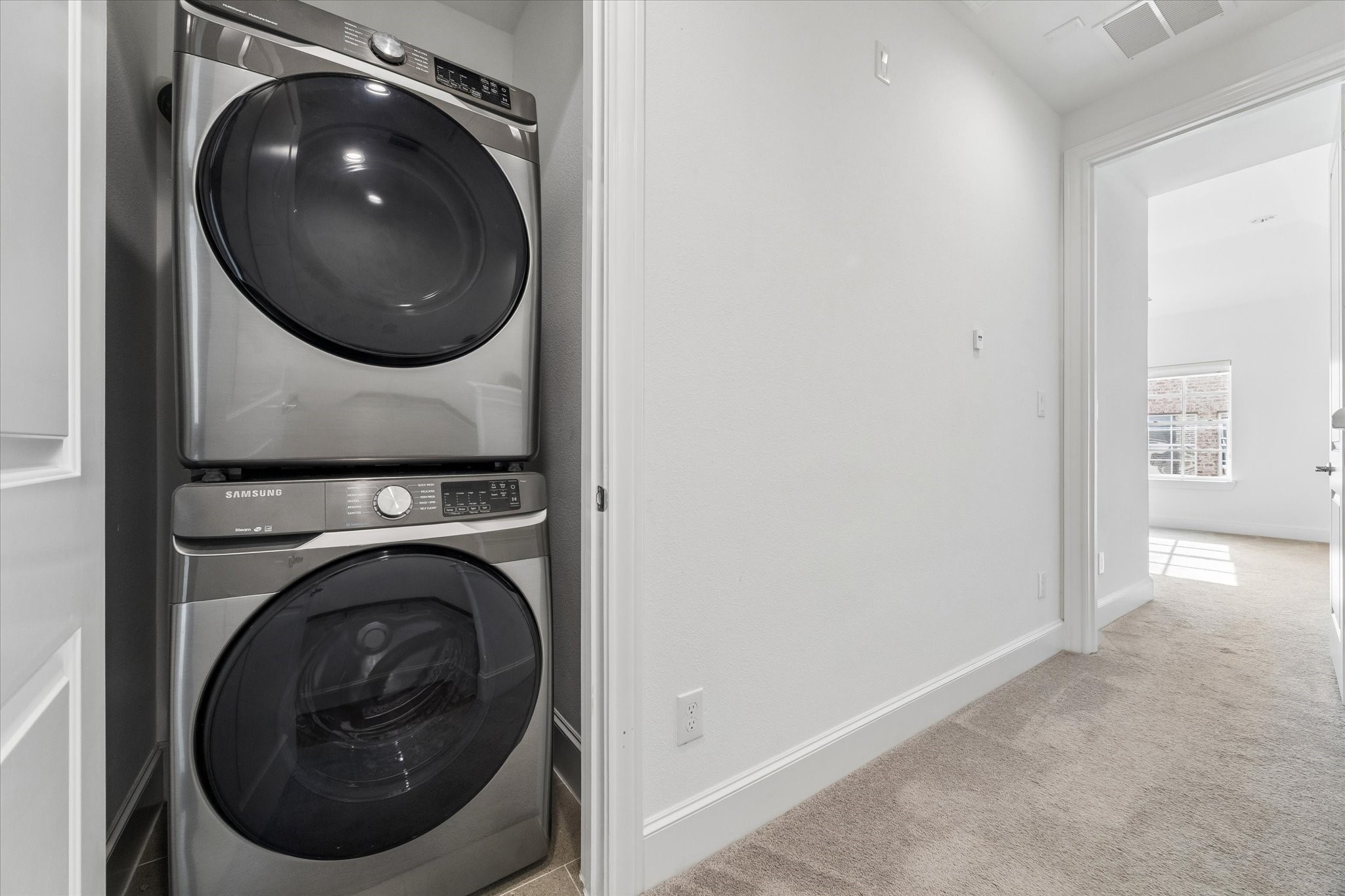 2024 Waterloo Station Road Houston, TX 77045 - Photo 19 of 19 Stacked Washer/Dryer Stay!