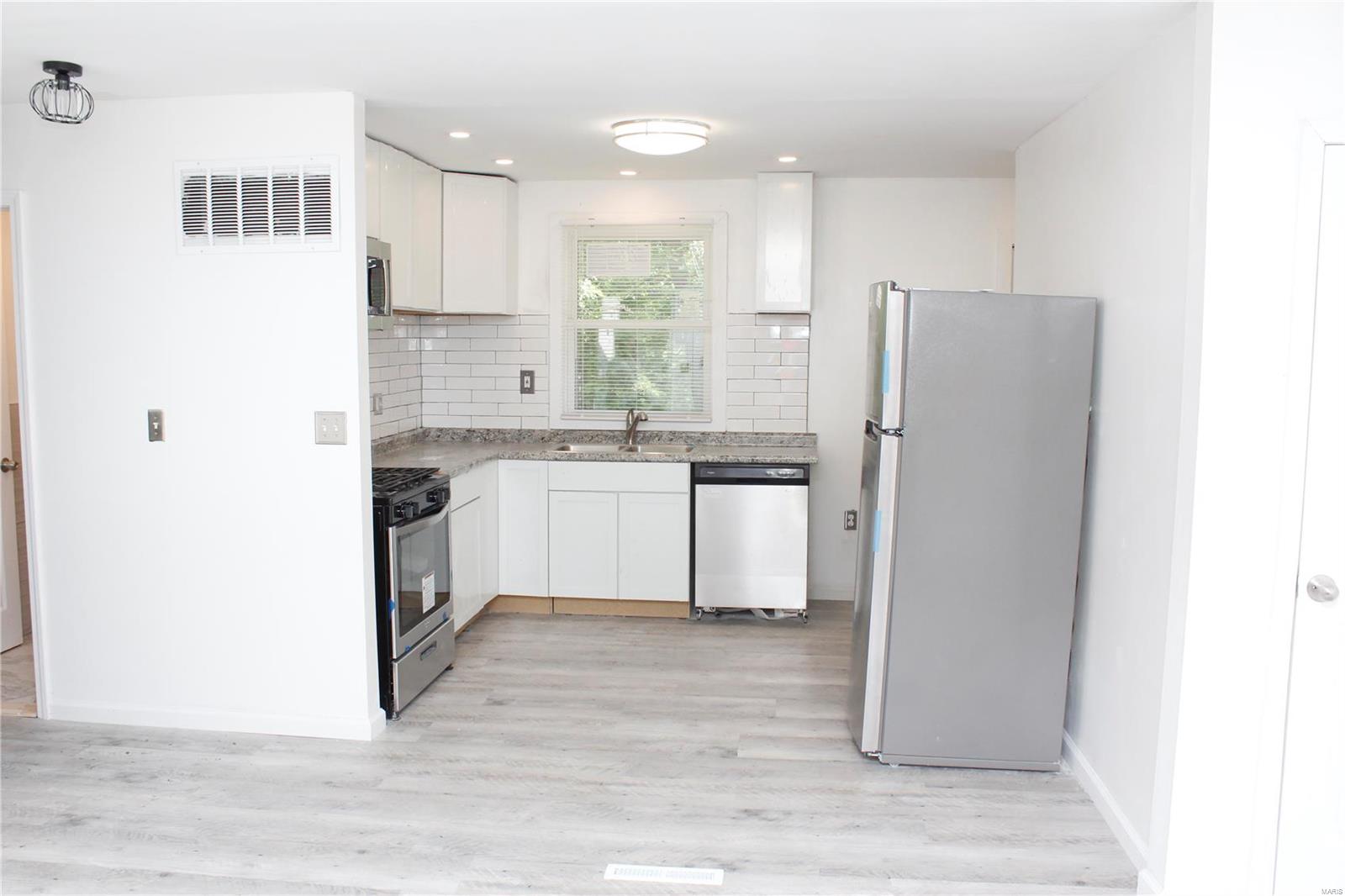 7482 Halpin Drive Ferguson, MO 63135 - Photo 2 of 11