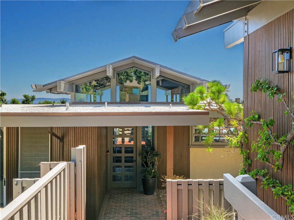 6810 Crest Road Rancho Palos Verdes, CA 90275 - Photo 5 of 28