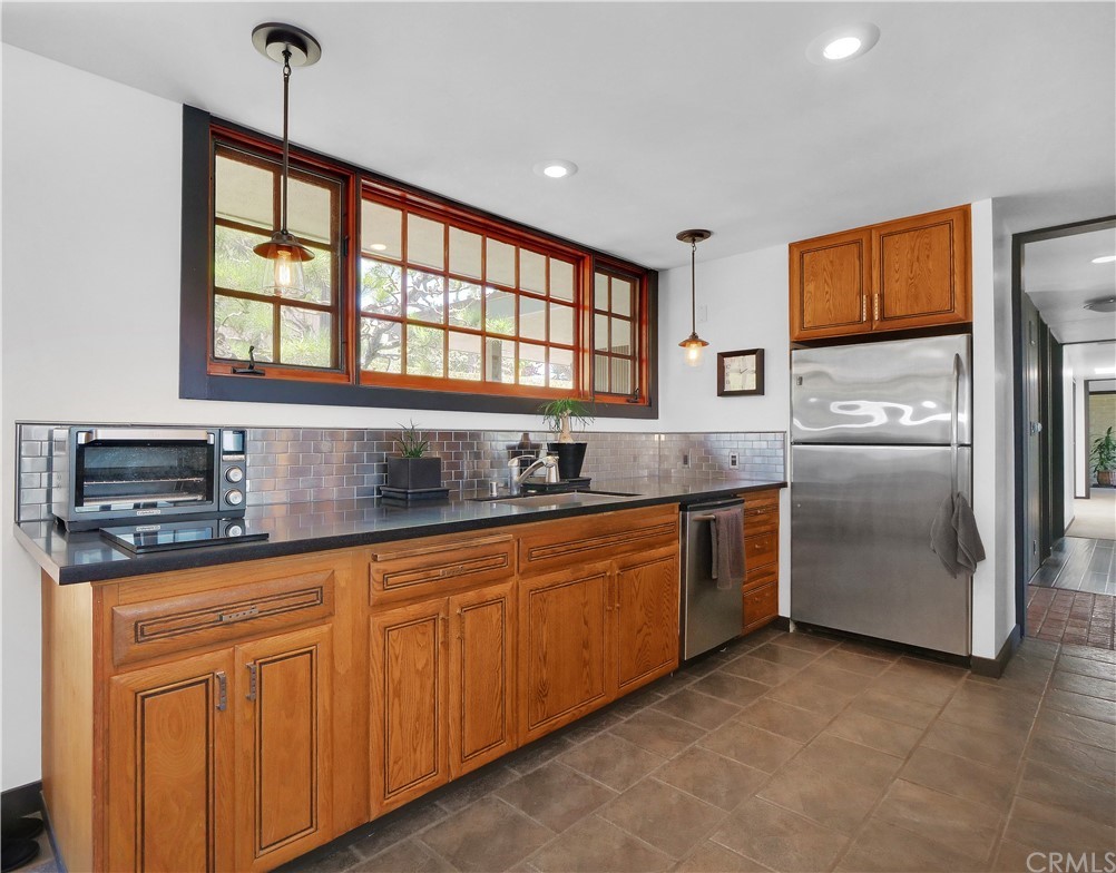 6810 Crest Road Rancho Palos Verdes, CA 90275 - Photo 10 of 28