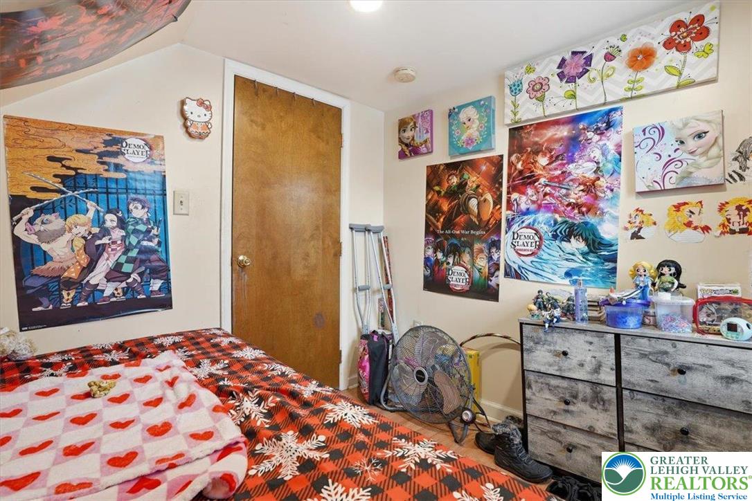 921 Broadway Fountain Hill, PA 18015 - Photo 34 of 93