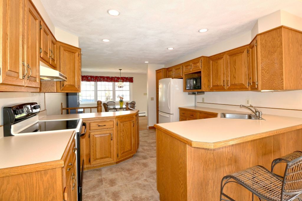 17 Maguire Road Wayland, MA 01778 - Photo 14 of 22 Gallery Image 14