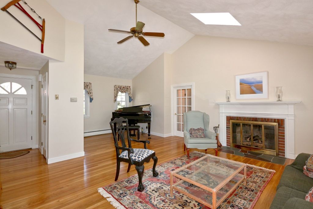 17 Maguire Road Wayland, MA 01778 - Photo 8 of 22 Gallery Image 8