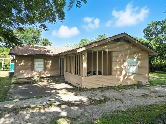 $299,000 | 3314 Ovilla Road, Ovilla, TX 75154