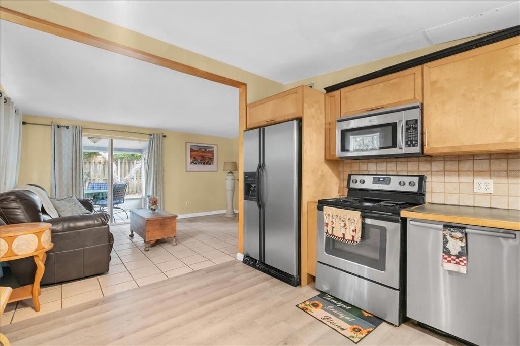 1610 Indiana Avenue Palm Harbor, FL 34683 - Photo 11 of 61