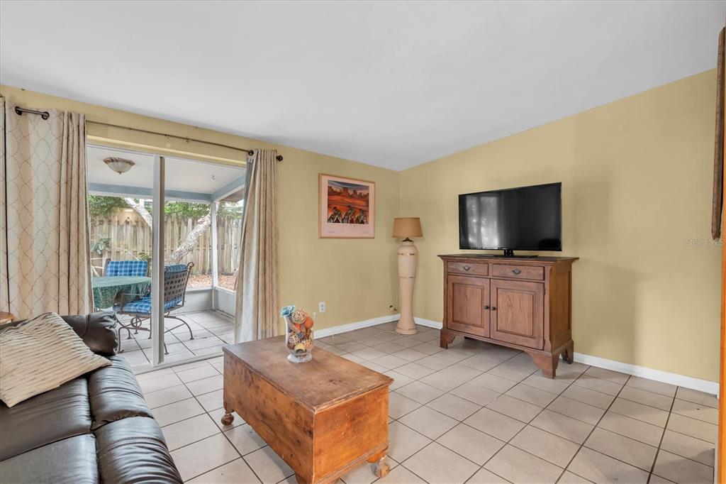 1610 Indiana Avenue Palm Harbor, FL 34683 - Photo 12 of 61