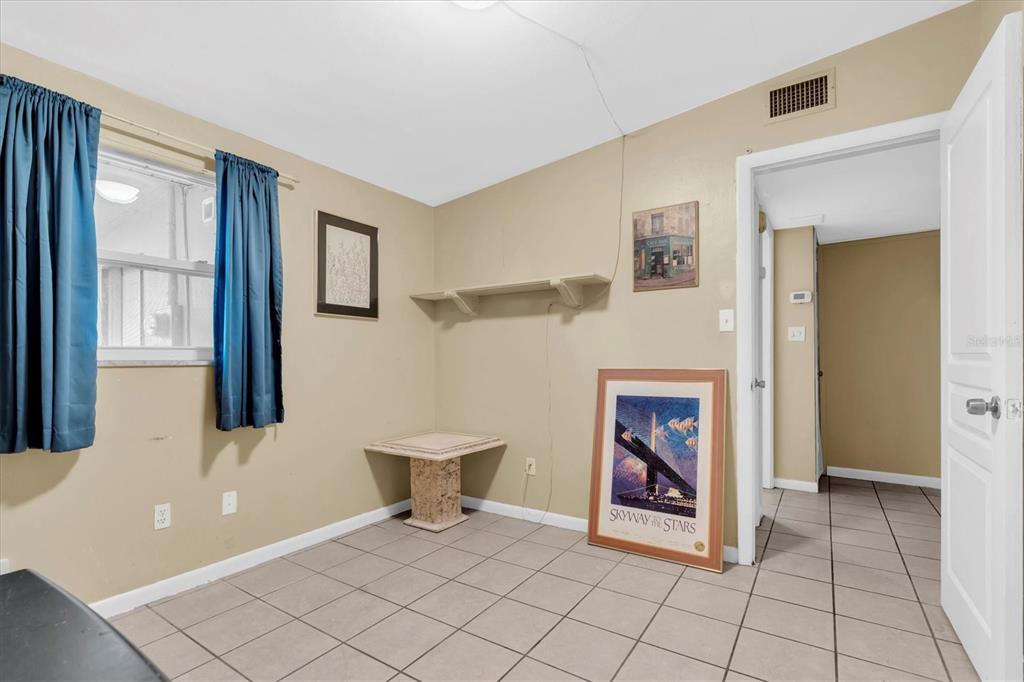 1610 Indiana Avenue Palm Harbor, FL 34683 - Photo 33 of 61