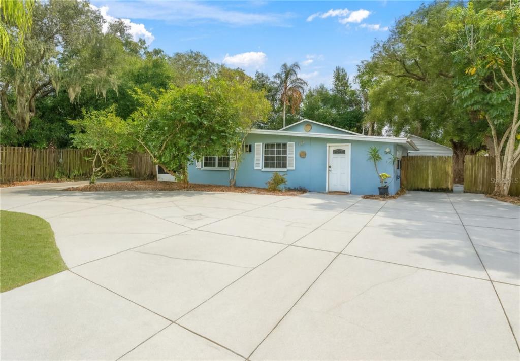 1610 Indiana Avenue Palm Harbor, FL 34683 - Photo 7 of 61