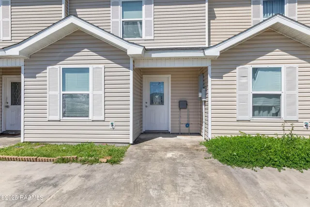 $144,999 | 1534 South Patout Street, Unit C, New Iberia, LA 70560