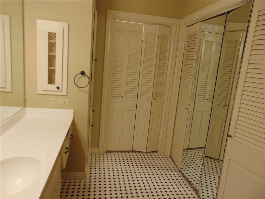 2516 Enfield Road, Unit 101 Austin, TX 78703 - Photo 12 of 19