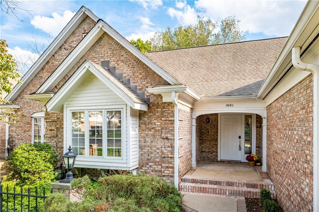 1001 Fontview Drive Columbus, IN 47201 - Photo 2 of 45