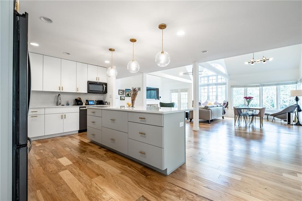 1001 Fontview Drive Columbus, IN 47201 - Photo 12 of 45