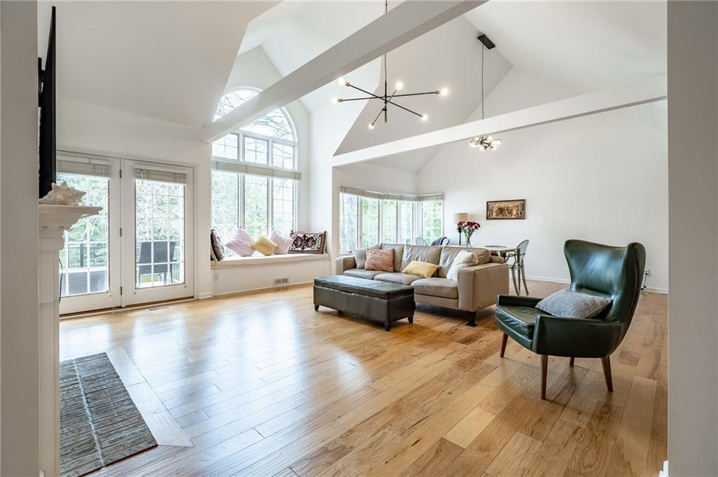 1001 Fontview Drive Columbus, IN 47201 - Photo 3 of 45