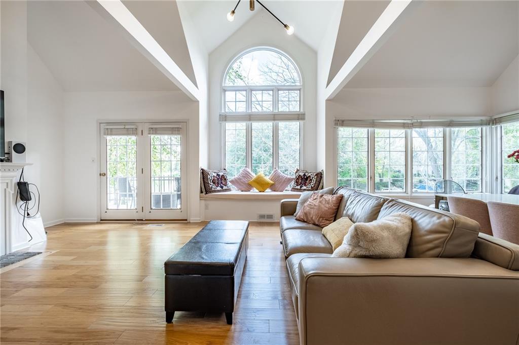 1001 Fontview Drive Columbus, IN 47201 - Photo 6 of 45