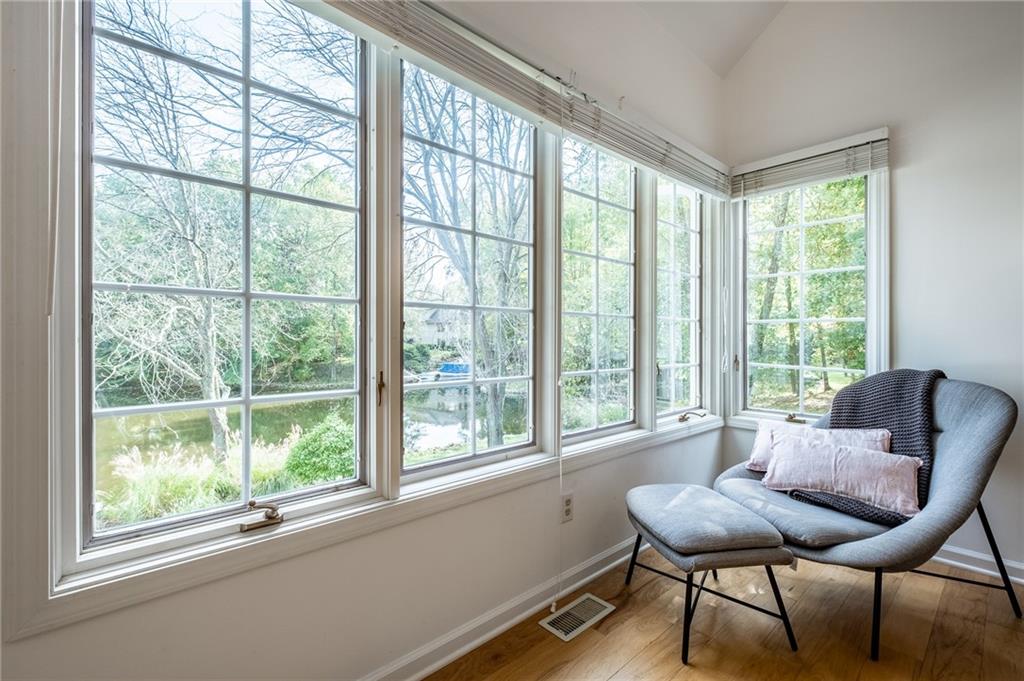 1001 Fontview Drive Columbus, IN 47201 - Photo 8 of 45