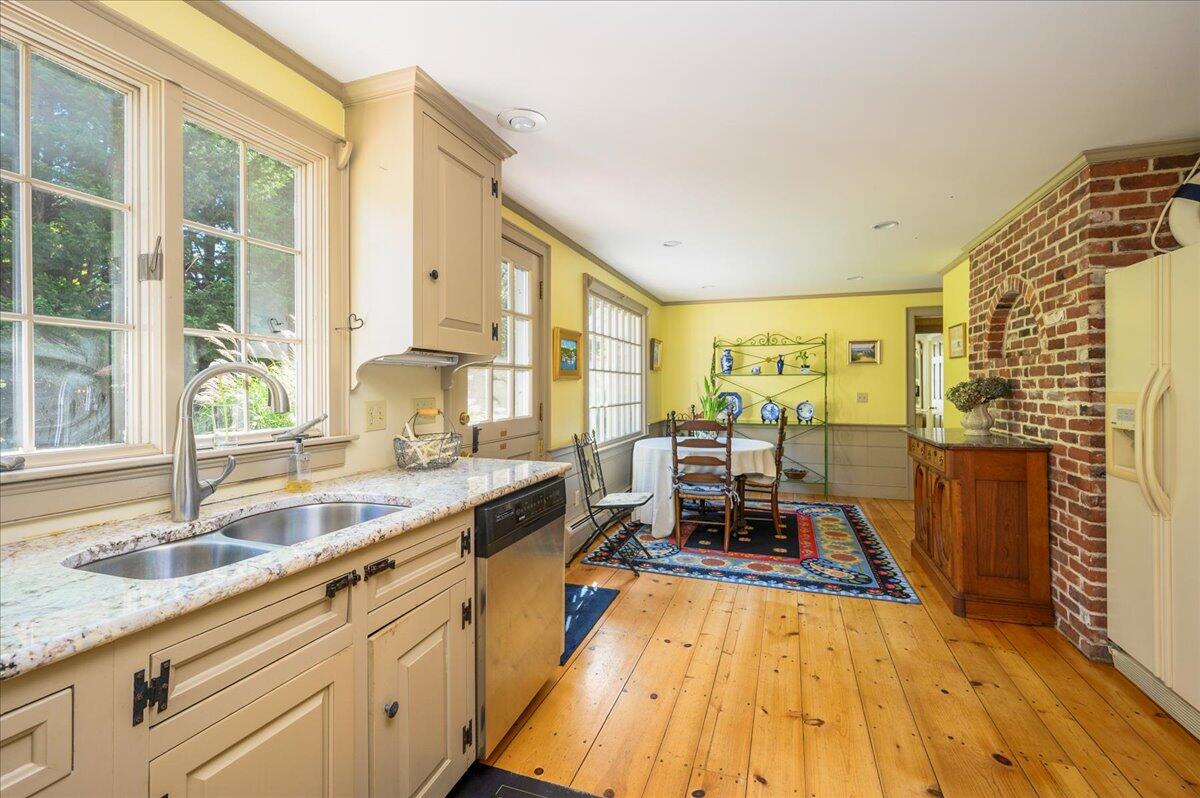 30 Manamock Road Chatham, MA 02633 - Photo 11 of 39 12-Kitchen