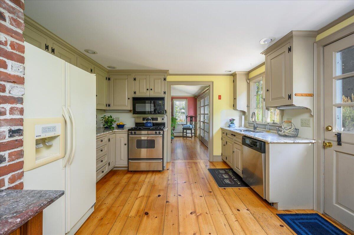30 Manamock Road Chatham, MA 02633 - Photo 12 of 39 13-Kitchen