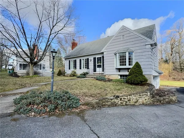 $269,900 | 76 Southern Hills Circle, Henrietta, NY 14467