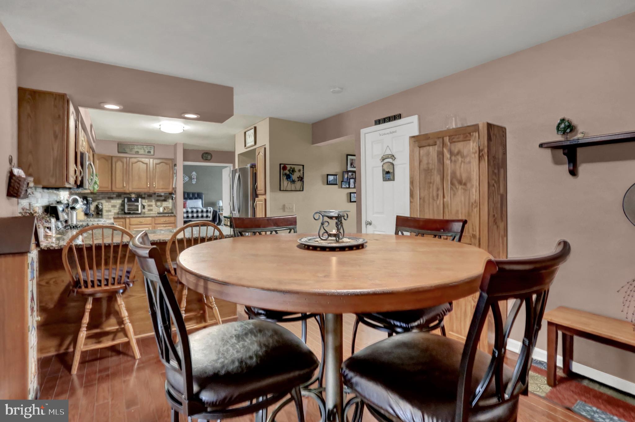 40 Johns Road York, PA 17402 - Photo 14 of 48 DINING AREA