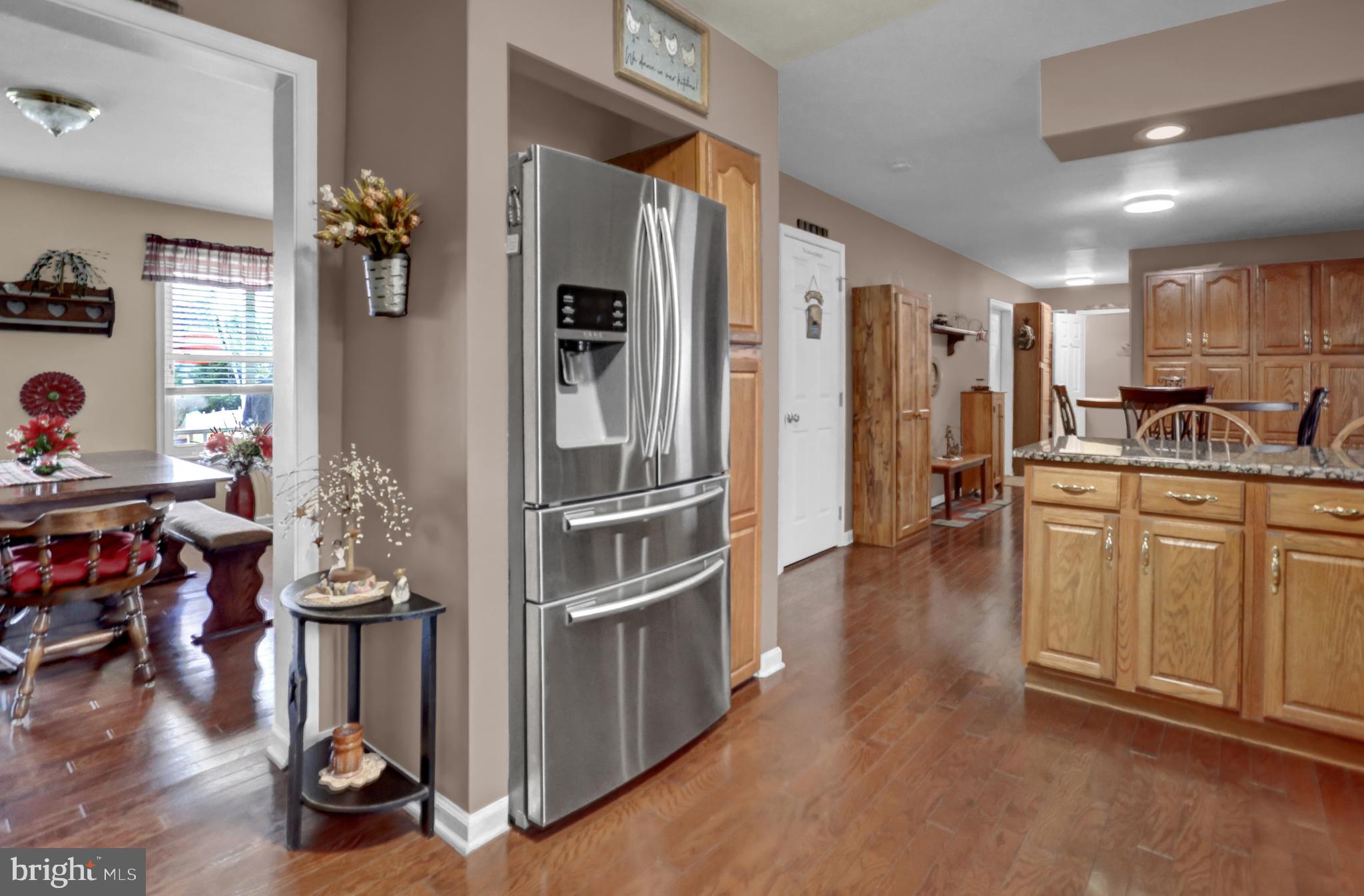 40 Johns Road York, PA 17402 - Photo 20 of 48 SS REFRIGERATOR