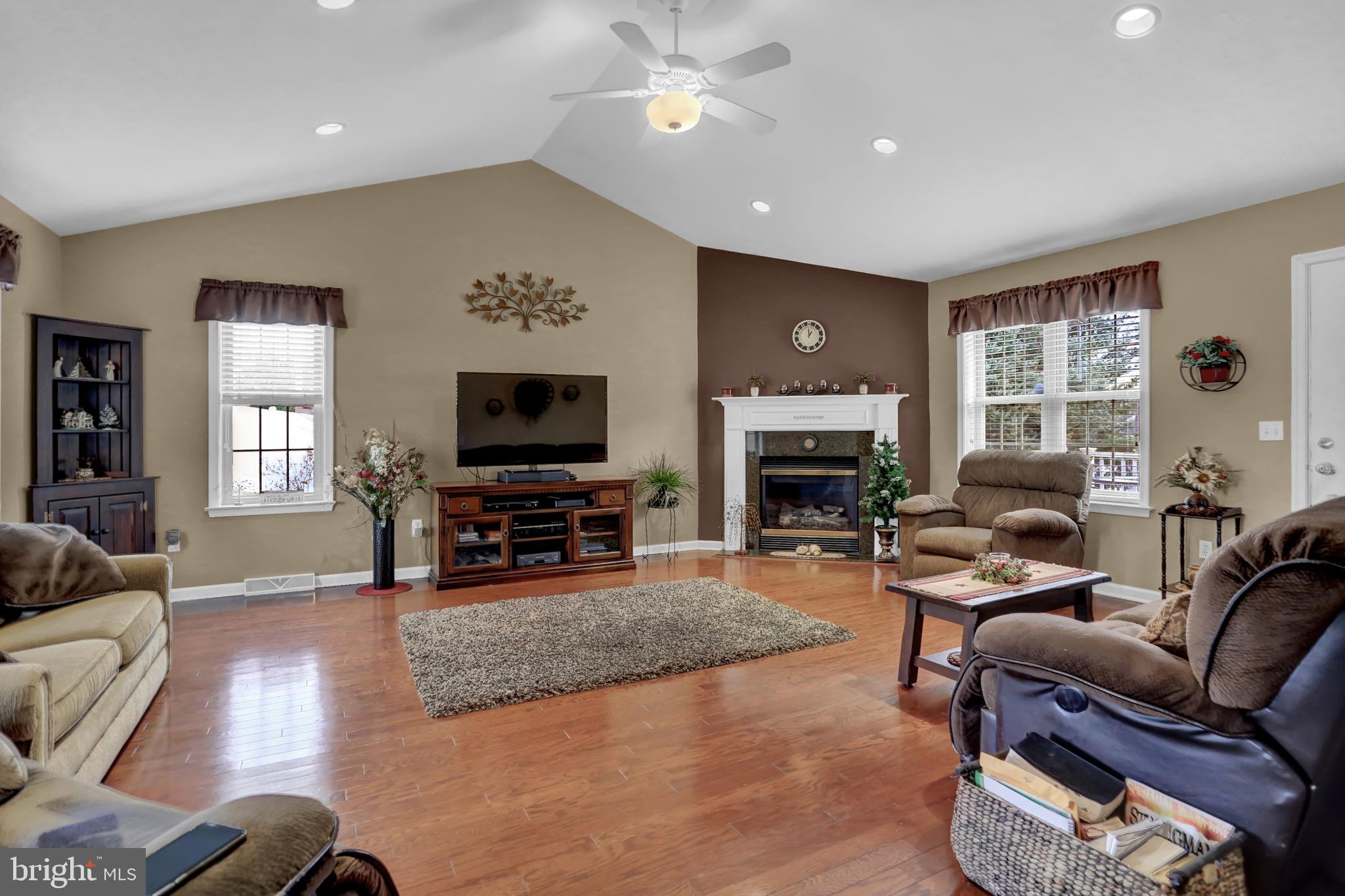 40 Johns Road York, PA 17402 - Photo 30 of 48 1ST FLOOR FAMILY ROOM