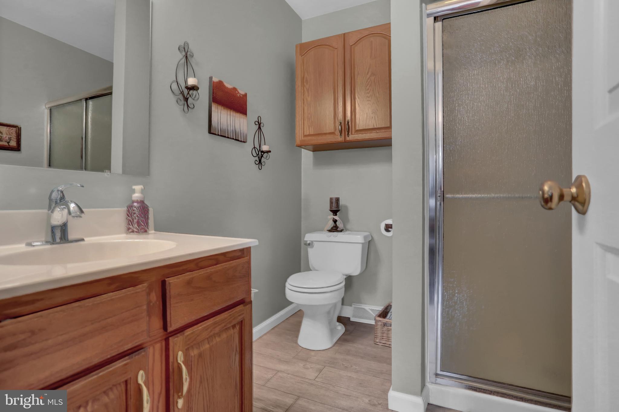 40 Johns Road York, PA 17402 - Photo 38 of 48 2ND FLOOR PRIMARY FULL BATH