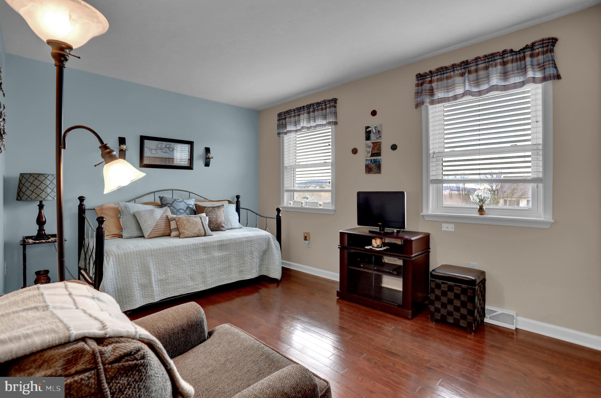 40 Johns Road York, PA 17402 - Photo 43 of 48 2ND FLOOR BEDROOM #4