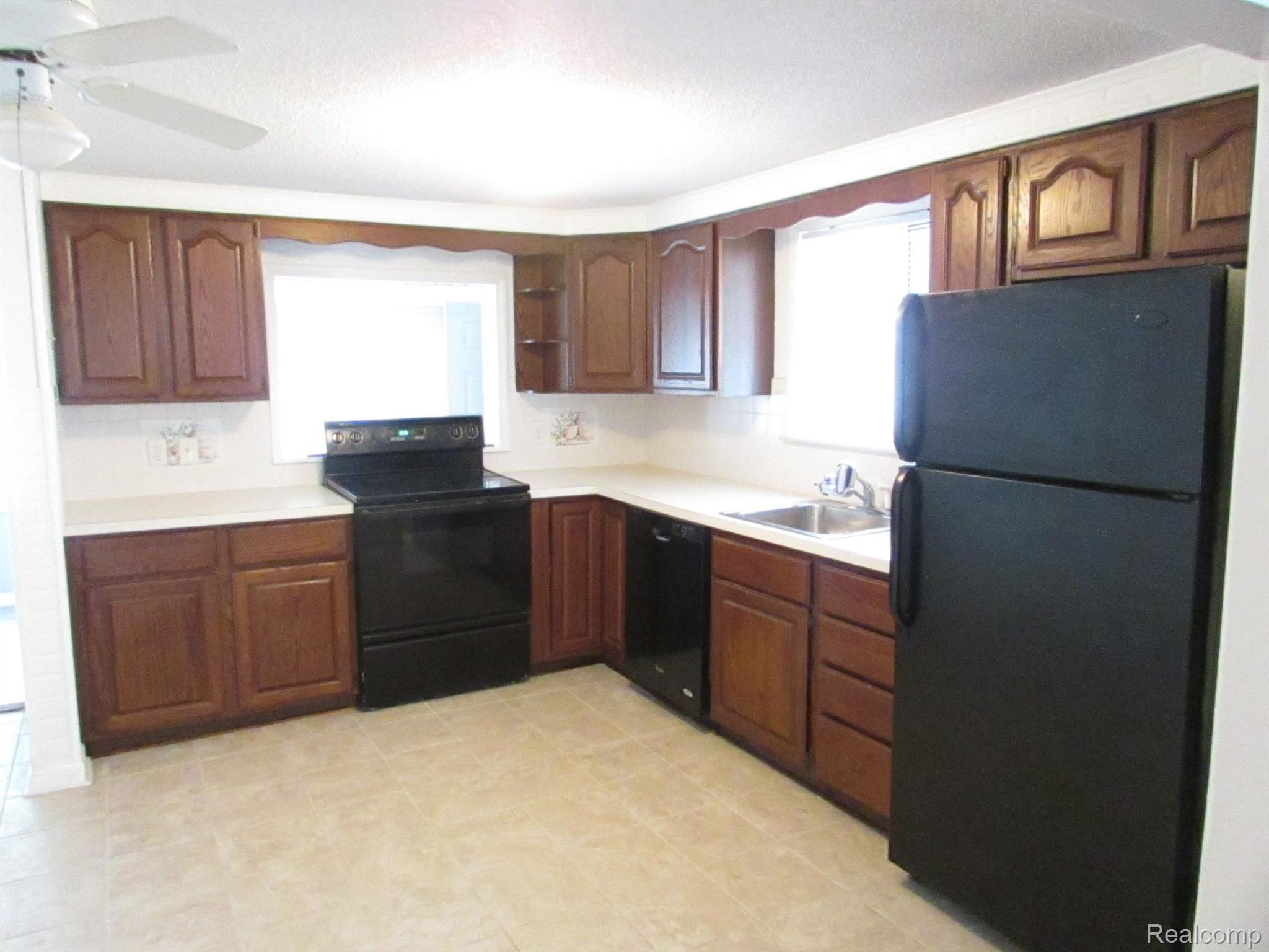 2003 Belsay Road Burton, MI 48519 - Photo 18 of 47 Gallery Image 18