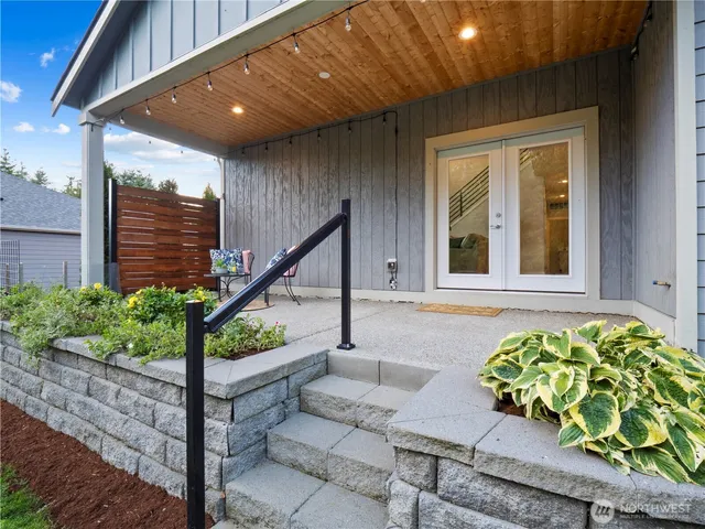 a view of an entryway