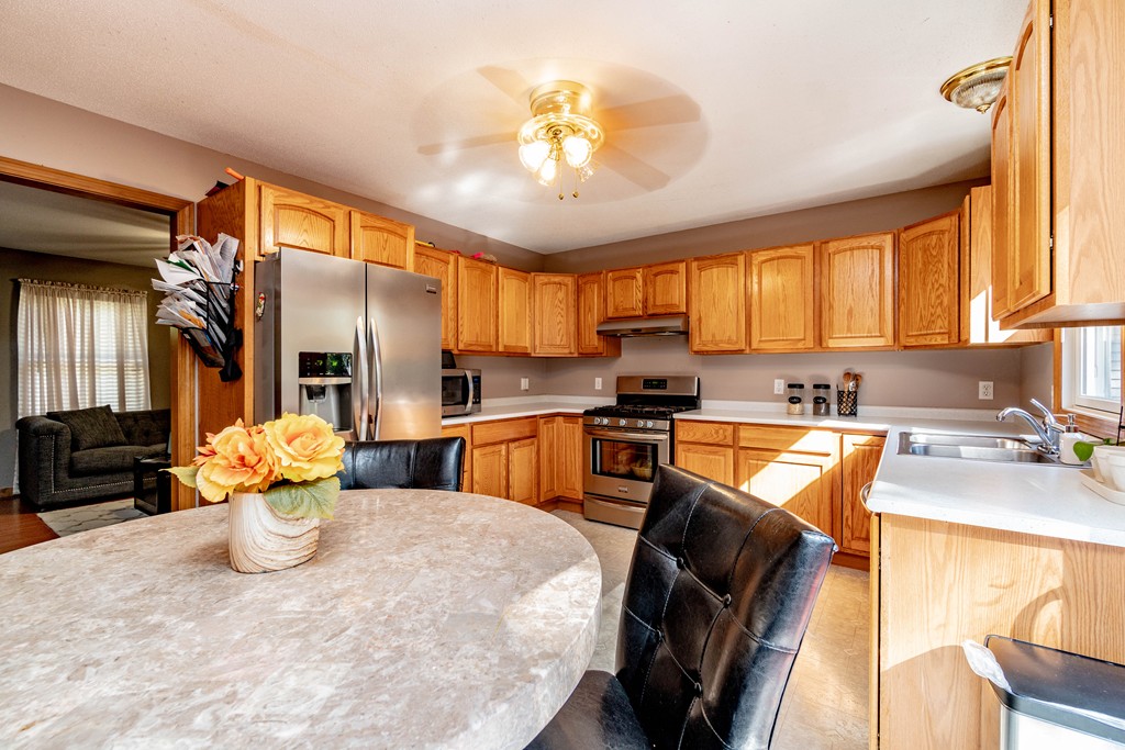 689 Bay Street Springfield, MA 01109 - Photo 10 of 30 Gallery Image 10