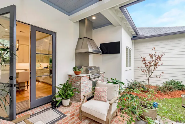 $710,000 | 2113 Deaux Parc Drive, Baton Rouge, LA 70808