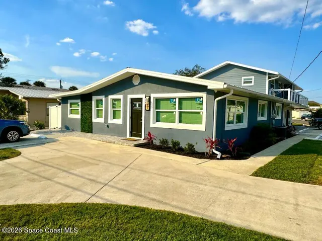 $3,700 | 208 Seminole Avenue West, Unit 1, Melbourne, FL 32901