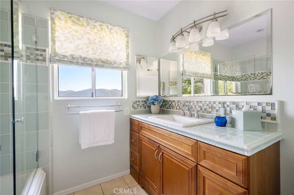 3404 Markridge Road La Crescenta, CA 91214 - Photo 19 of 67 Downstairs hall bathroom, with shower in tub