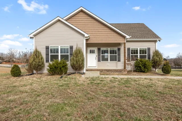 $359,900 | 819 Hooper Road, Charlotte, TN 37036