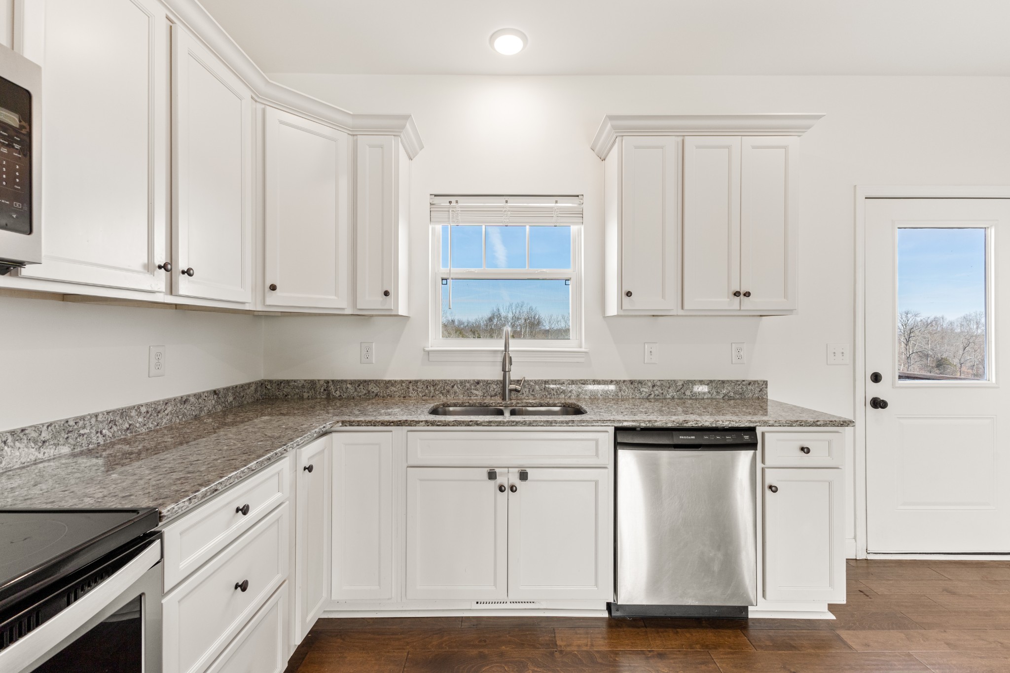 819 Hooper Road Charlotte, TN 37036 - Photo 11 of 27