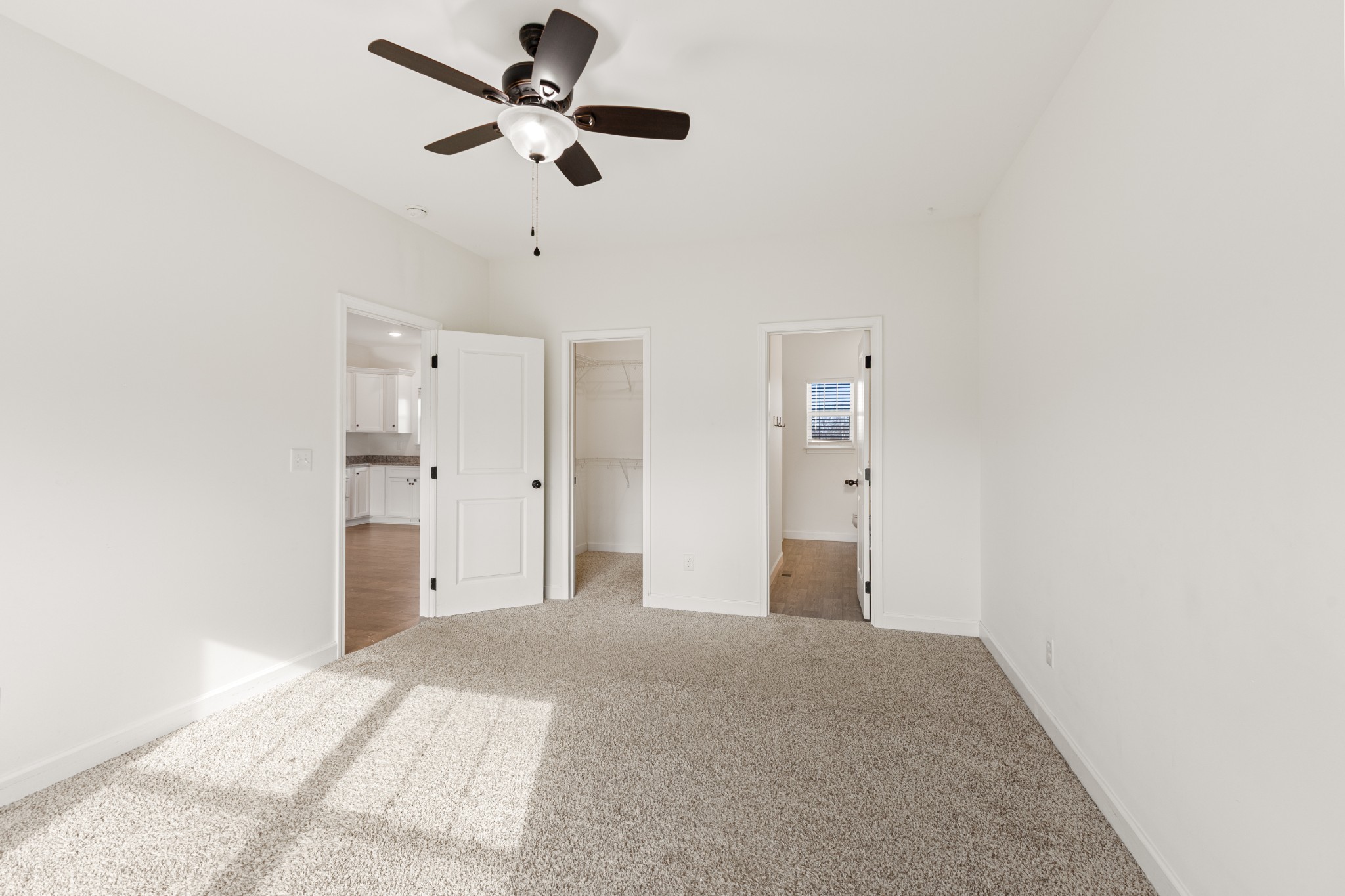 819 Hooper Road Charlotte, TN 37036 - Photo 12 of 27