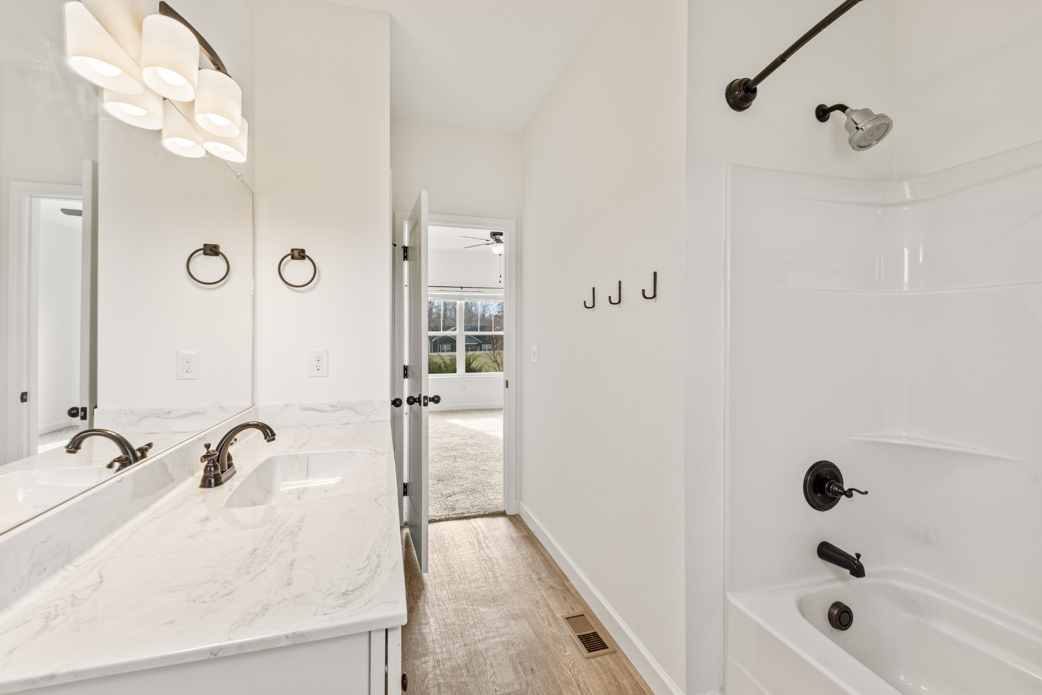 819 Hooper Road Charlotte, TN 37036 - Photo 15 of 27