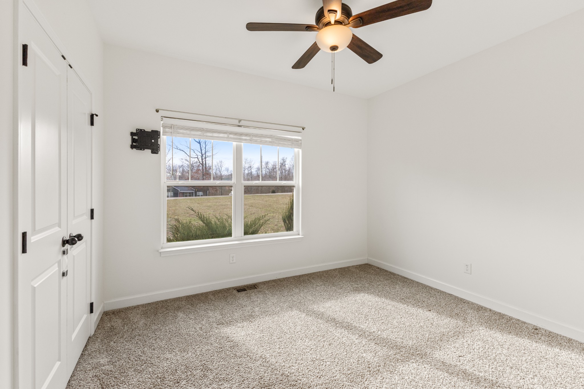 819 Hooper Road Charlotte, TN 37036 - Photo 16 of 27