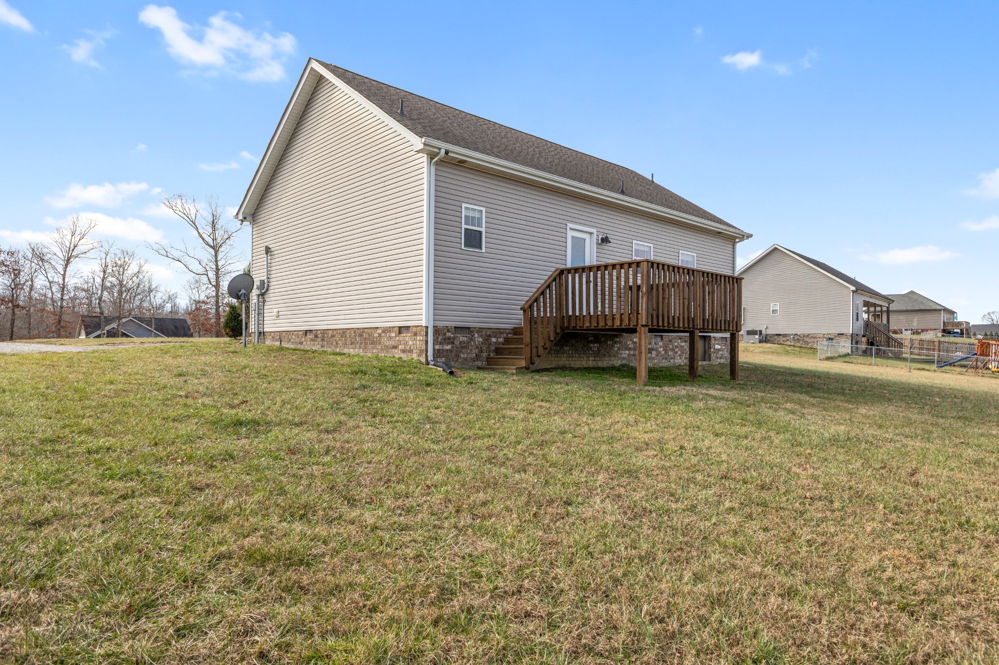 819 Hooper Road Charlotte, TN 37036 - Photo 3 of 27