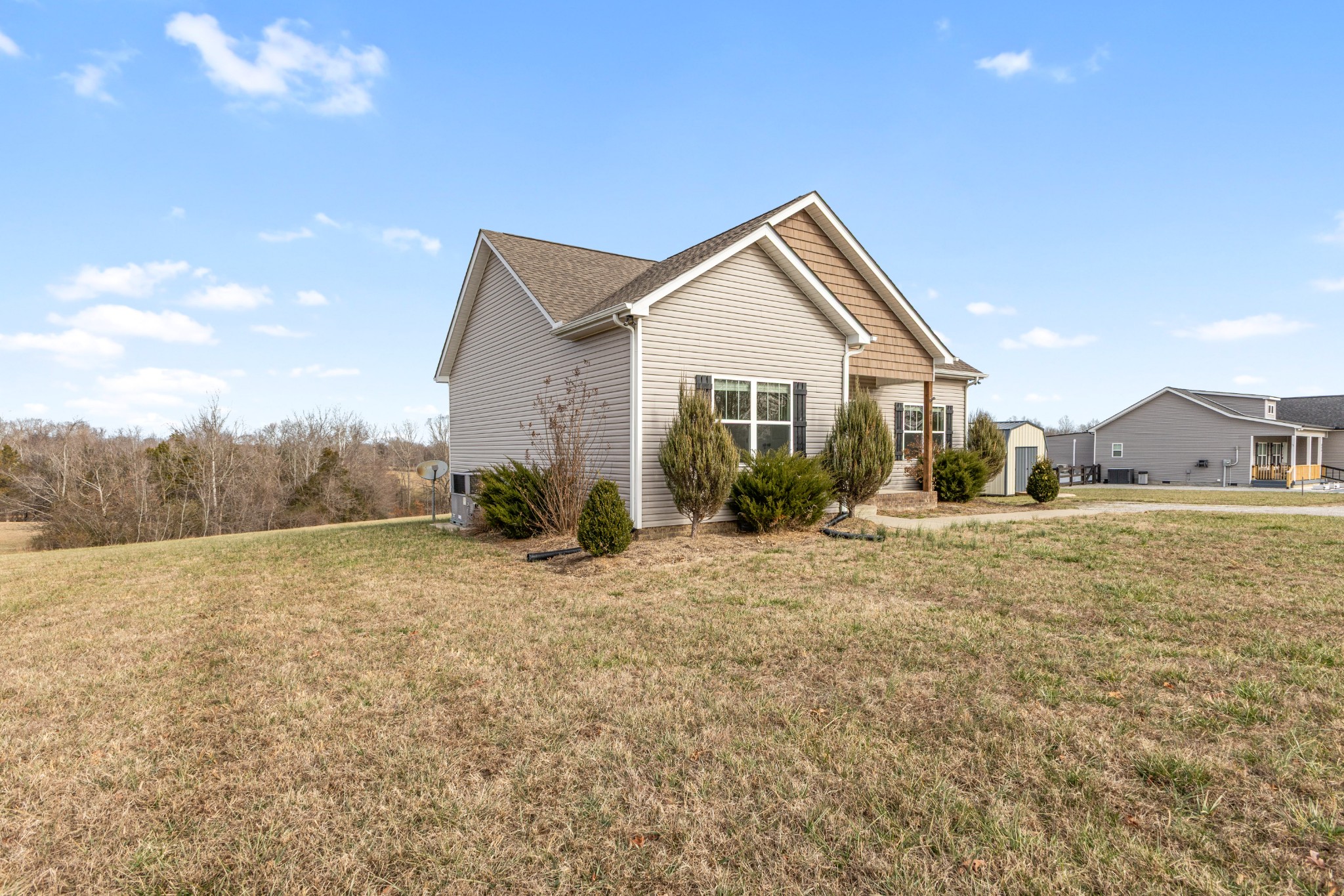 819 Hooper Road Charlotte, TN 37036 - Photo 5 of 27