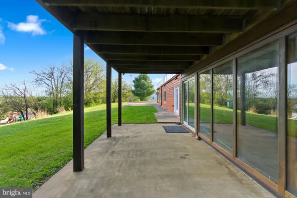 $799,500 | 2 Digit Lane, Bunker Hill, WV 25413