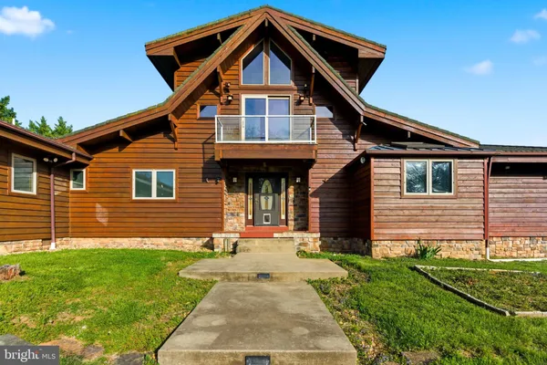 $799,500 | 2 Digit Lane, Bunker Hill, WV 25413