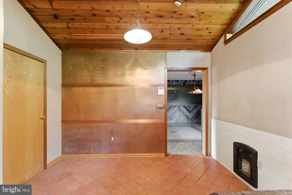 $799,500 | 2 Digit Lane, Bunker Hill, WV 25413