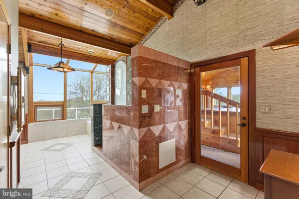 $799,500 | 2 Digit Lane, Bunker Hill, WV 25413