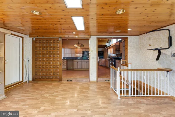 $799,500 | 2 Digit Lane, Bunker Hill, WV 25413