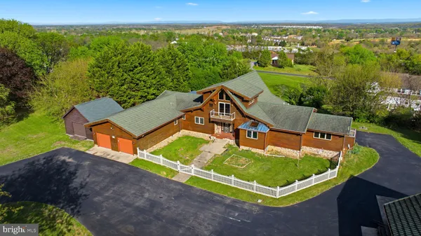 $799,500 | 2 Digit Lane, Bunker Hill, WV 25413